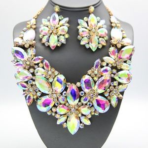 Statement Necklace Aurora Borelais 17 inch plus